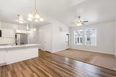 353 W 490 N, Vineyard, UT 84059 - Photo 2