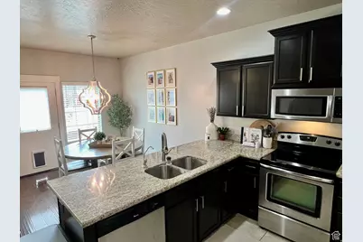 146 E Carbonell Way N, Saratoga Springs, UT 84045 - Photo 2