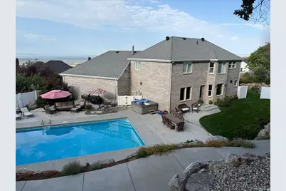 4496 Cottonwood Dr, Pleasant View, UT 84414 - Photo 4