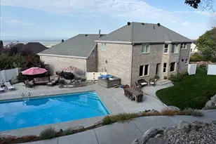 4496 Cottonwood Dr, Pleasant View, UT 84414 - Photo 4