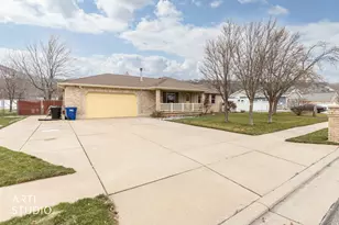 2357 E 8100 S, South Weber, UT 84405 - Photo 2