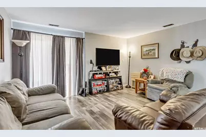 88 W 50 S #B5, Centerville, UT 84014 - Photo 10