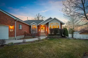 13898 S Summerset Cir E, Draper, UT 84020 - Photo 2