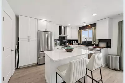 3502 S Poplar Ln, Syracuse, UT 84075 - Photo 2