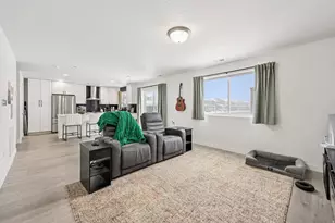 3502 S Poplar Ln, Syracuse, UT 84075 - Photo 4