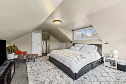 5088 S Gurene Dr, Holladay, UT 84117 - Photo 4