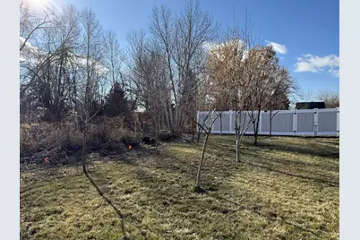 34 E 525 N, Layton, UT 84041 - Photo 16