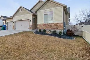 4736 W Kootenai Ct S, Riverton, UT 84096 - Photo 2