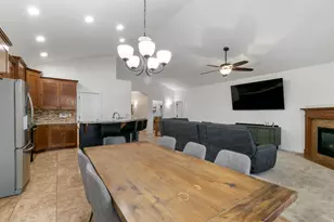 4736 W Kootenai Ct S, Riverton, UT 84096 - Photo 8