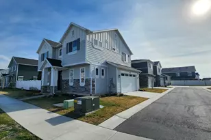 1951 W Parkview Dr, Syracuse, UT 84075 - Photo 1