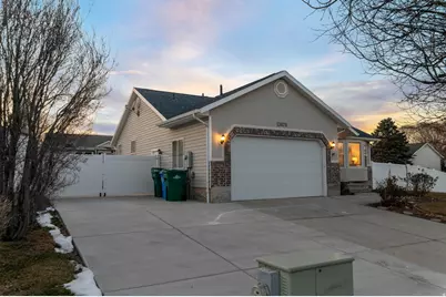 13878 S Shaggy Peak Dr, Riverton, UT 84096 - Photo 2