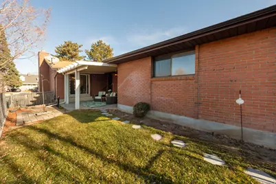 2404 E 4500 S, Holladay, UT 84117 - Photo 26