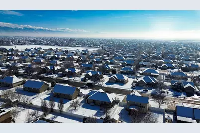 1392 W 2175 S, Syracuse, UT 84075 - Photo 32