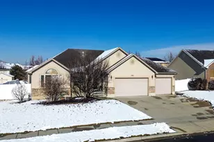 1392 W 2175 S, Syracuse, UT 84075 - Photo 2