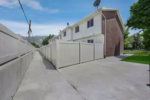 153 E Main St, Santaquin, UT 84655 - Photo 4