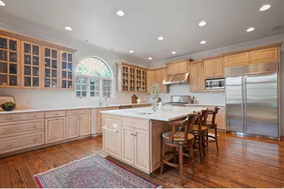 2051 E Normandywoods Ct, Holladay, UT 84117 - Photo 4