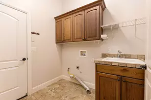 345 E 1575 S, Washington, UT 84780 - Photo 16