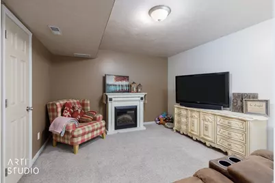 133 W Arlington Way, Harrisville, UT 84414 - Photo 8