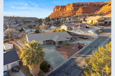 339 W Sandstone Cir, Saint George, UT 84770 - Photo 2