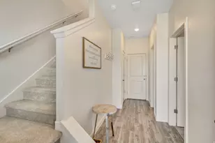 994 W Sapphire Peak Dr, Bluffdale, UT 84065 - Photo 2