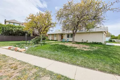 2544 E Promenade Dr S, Cottonwood Heights, UT 84121 - Photo 4