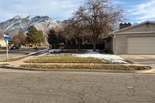 2544 E Promenade Dr S, Cottonwood Heights, UT 84121 - Photo 4