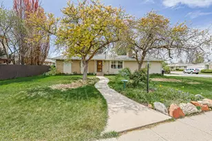 2544 E Promenade Dr S, Cottonwood Heights, UT 84121 - Photo 2