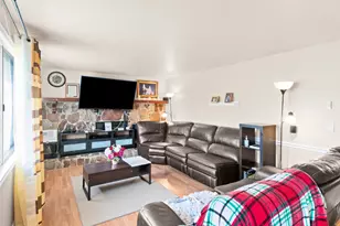 1125 W 700 N, Clearfield, UT 84015 - Photo 4