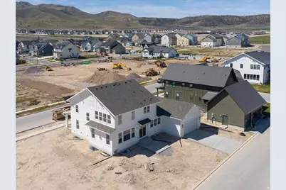 822 W Caroline Dr W #214, Saratoga Springs, UT 84045 - Photo 4