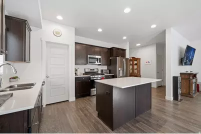 1683 S Haven Pkwy W, West Haven, UT 84401 - Photo 8