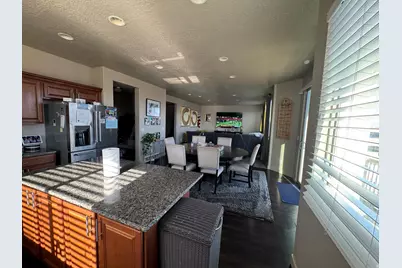 8417 S Otter Creek Dr, West Jordan, UT 84081 - Photo 4