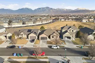 12827 S Tortoise Ln, Riverton, UT 84096 - Photo 2