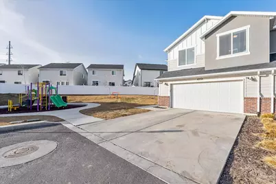 4252 W Anasazi Park Ct, Riverton, UT 84096 - Photo 2