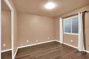 56 W 200 N, Centerville, UT 84014 - Photo 22