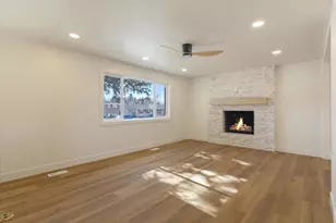 2095 E Rolling Knolls Way S, Salt Lake City, UT 84121 - Photo 2