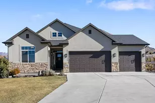405 Vela Ct, Tooele, UT 84074 - Photo 2