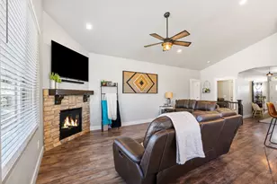 405 Vela Ct, Tooele, UT 84074 - Photo 8