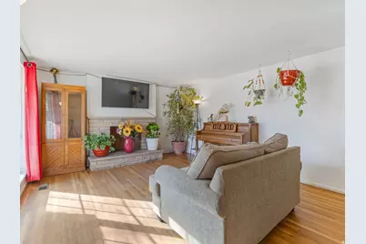 324 Fairlane Dr, Tooele, UT 84074 - Photo 2