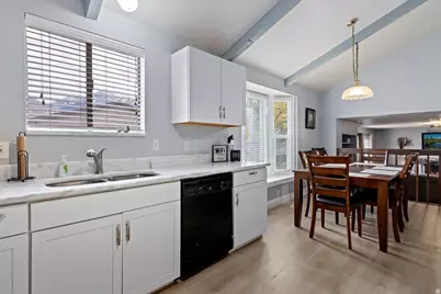 8931 S Quail Hollow Dr, Sandy, UT 84093 - Photo 8