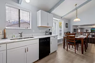 8931 S Quail Hollow Dr, Sandy, UT 84093 - Photo 8