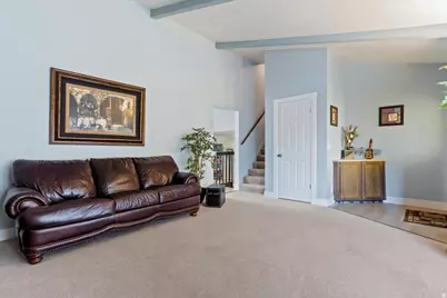 8931 S Quail Hollow Dr, Sandy, UT 84093 - Photo 4