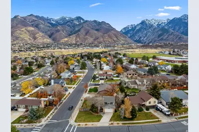 8931 S Quail Hollow Dr, Sandy, UT 84093 - Photo 32