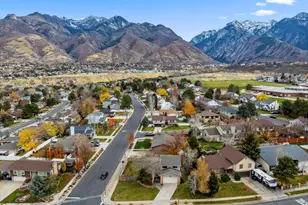 8931 S Quail Hollow Dr, Sandy, UT 84093 - Photo 32