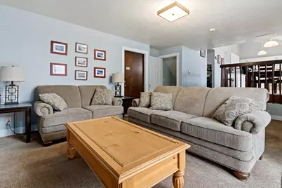 8931 S Quail Hollow Dr, Sandy, UT 84093 - Photo 12