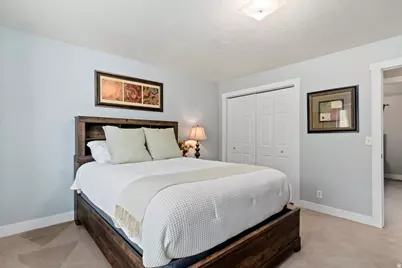 8931 S Quail Hollow Dr, Sandy, UT 84093 - Photo 14