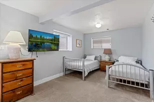 8931 S Quail Hollow Dr, Sandy, UT 84093 - Photo 24