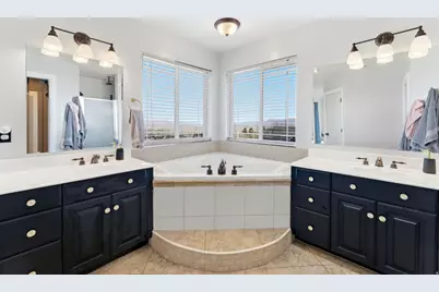 75 S Hillside Dr, Elk Ridge, UT 84651 - Photo 14