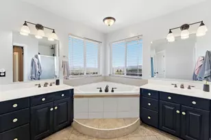 75 S Hillside Dr, Elk Ridge, UT 84651 - Photo 14