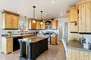 75 S Hillside Dr, Elk Ridge, UT 84651 - Photo 10