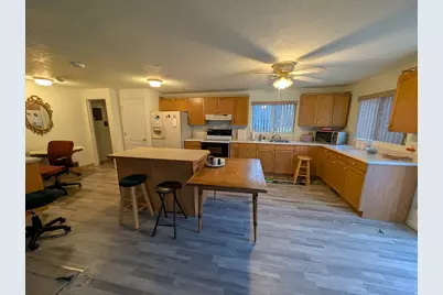 1390 E 200 S, Pleasant Grove, UT 84062 - Photo 4